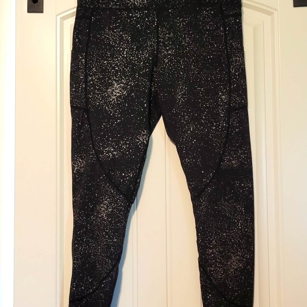 Zyia reflective dots LNT leggings 7/8 length